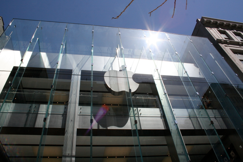 Illustration for article titled First Tour: Huge Boston Apple Store
